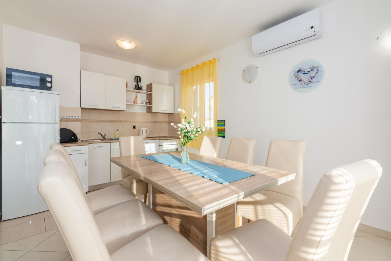 Apartment Mimoza 5, Baska, Krk Eksteriør billede