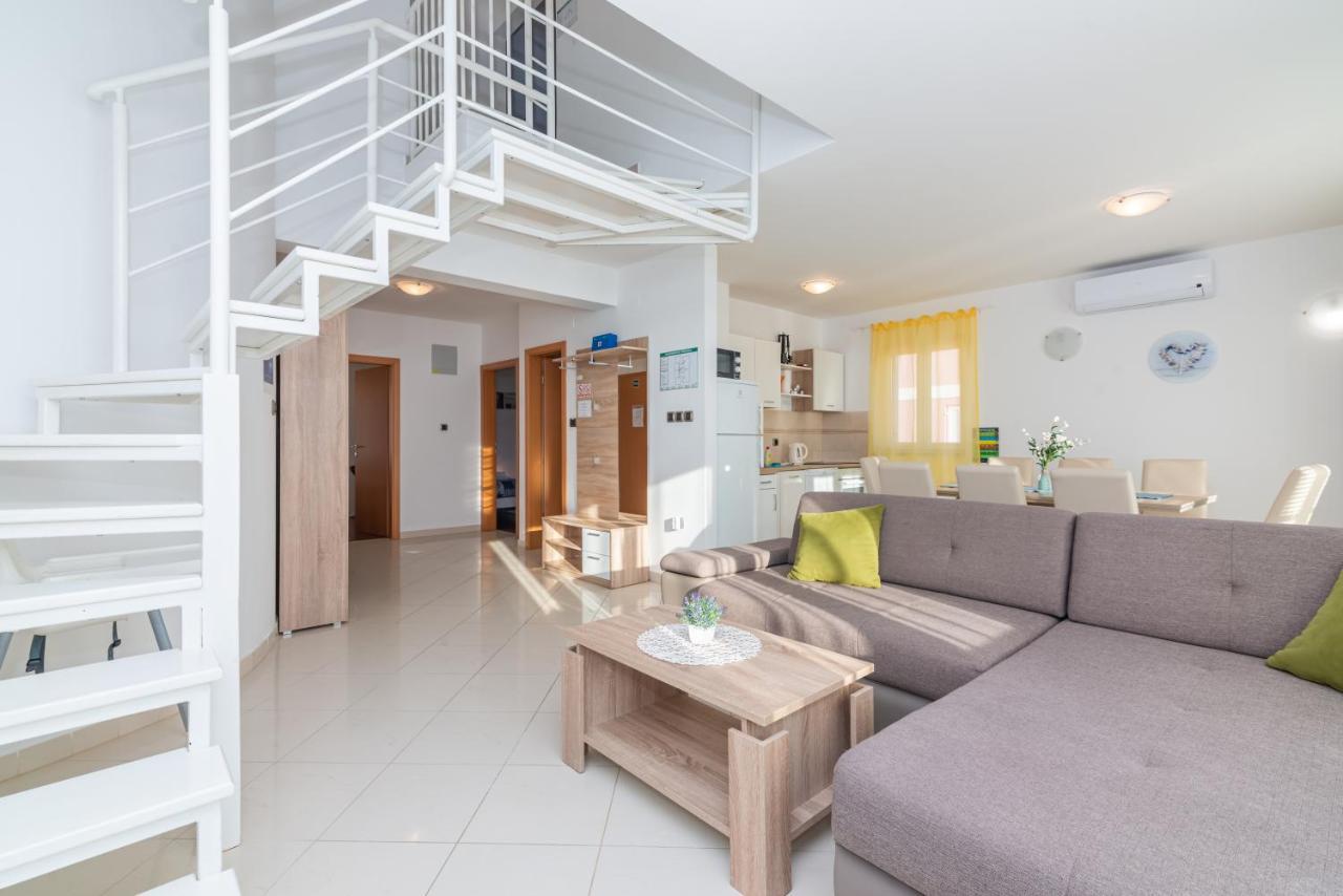 Apartment Mimoza 5, Baska, Krk Eksteriør billede