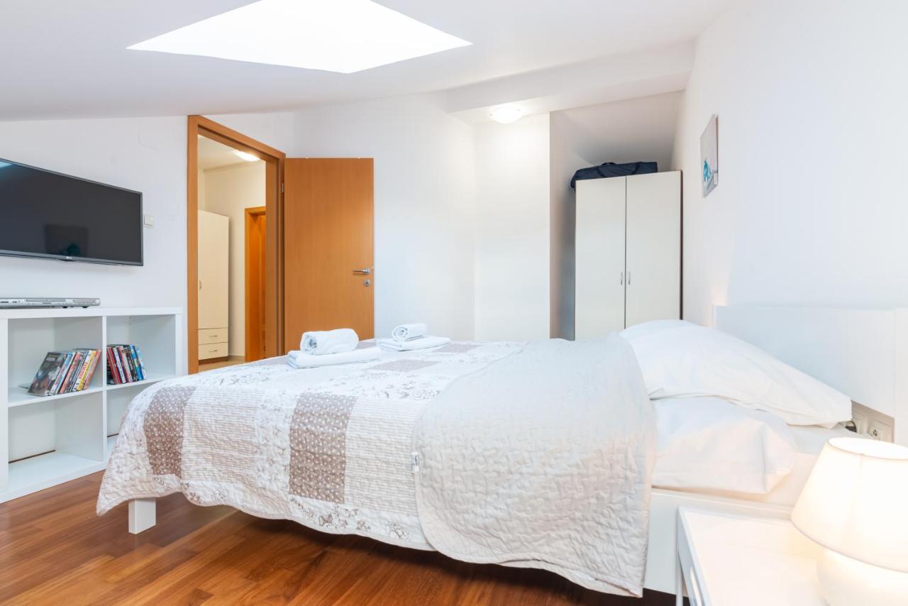 Apartment Mimoza 5, Baska, Krk Eksteriør billede