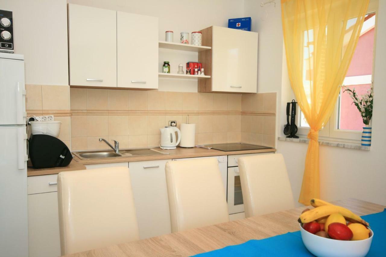 Apartment Mimoza 5, Baska, Krk Eksteriør billede