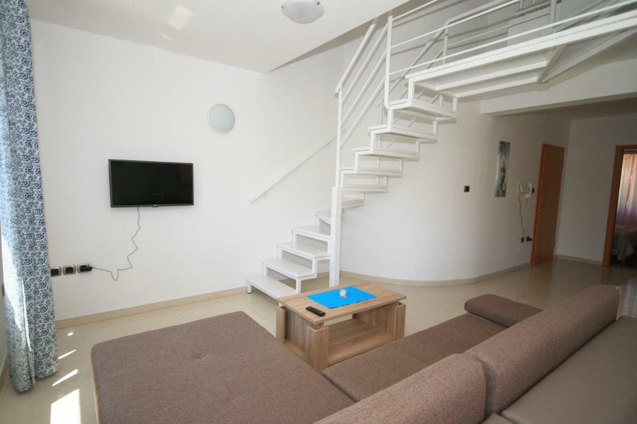 Apartment Mimoza 5, Baska, Krk Eksteriør billede